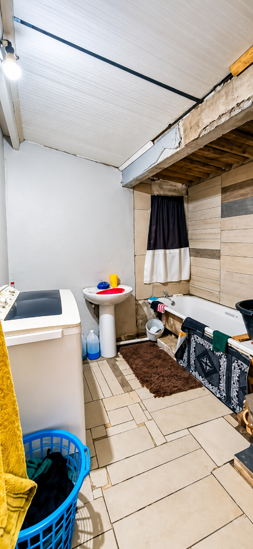 2 Bedroom Property for Sale in New Macassar Western Cape